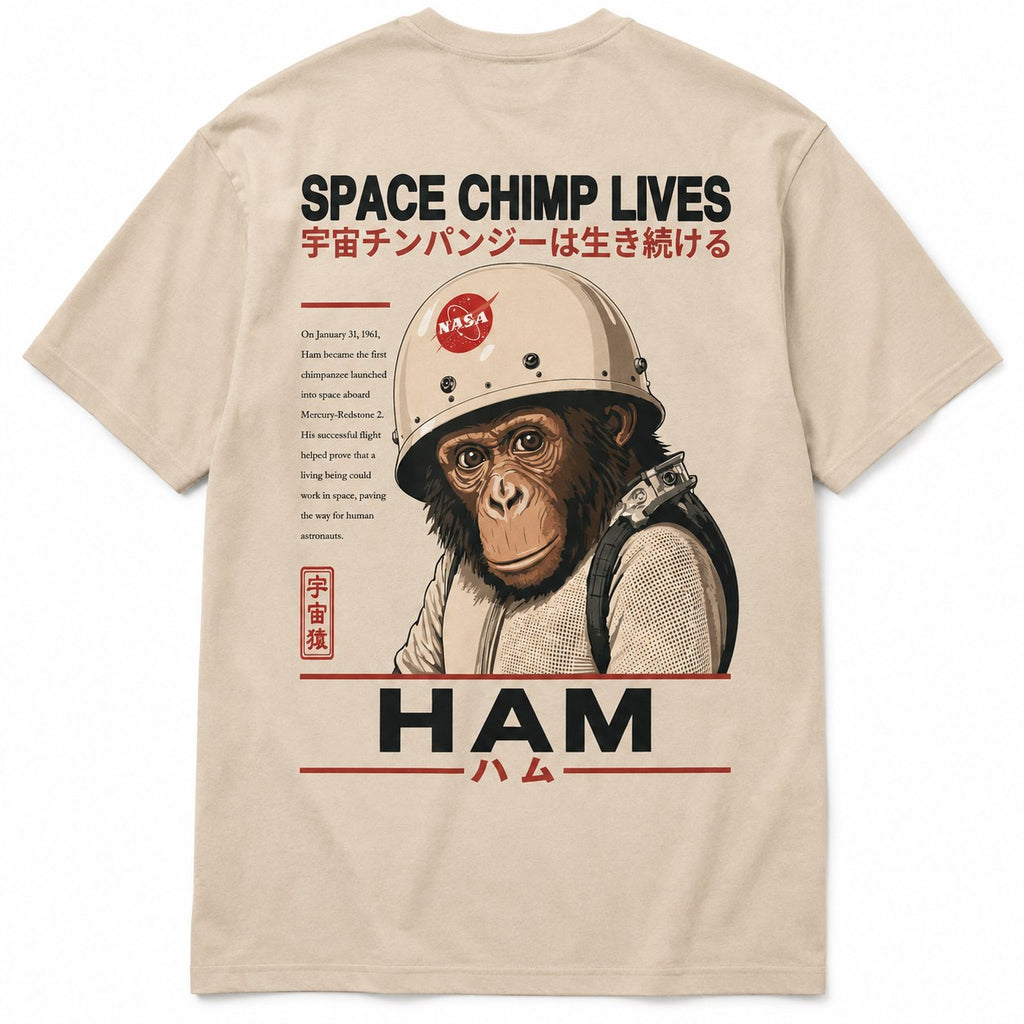 Dos du t-shirt oversize beige HAM le singe astronaute avec grand graphisme chimpanzé spatial Space Chimp Lives